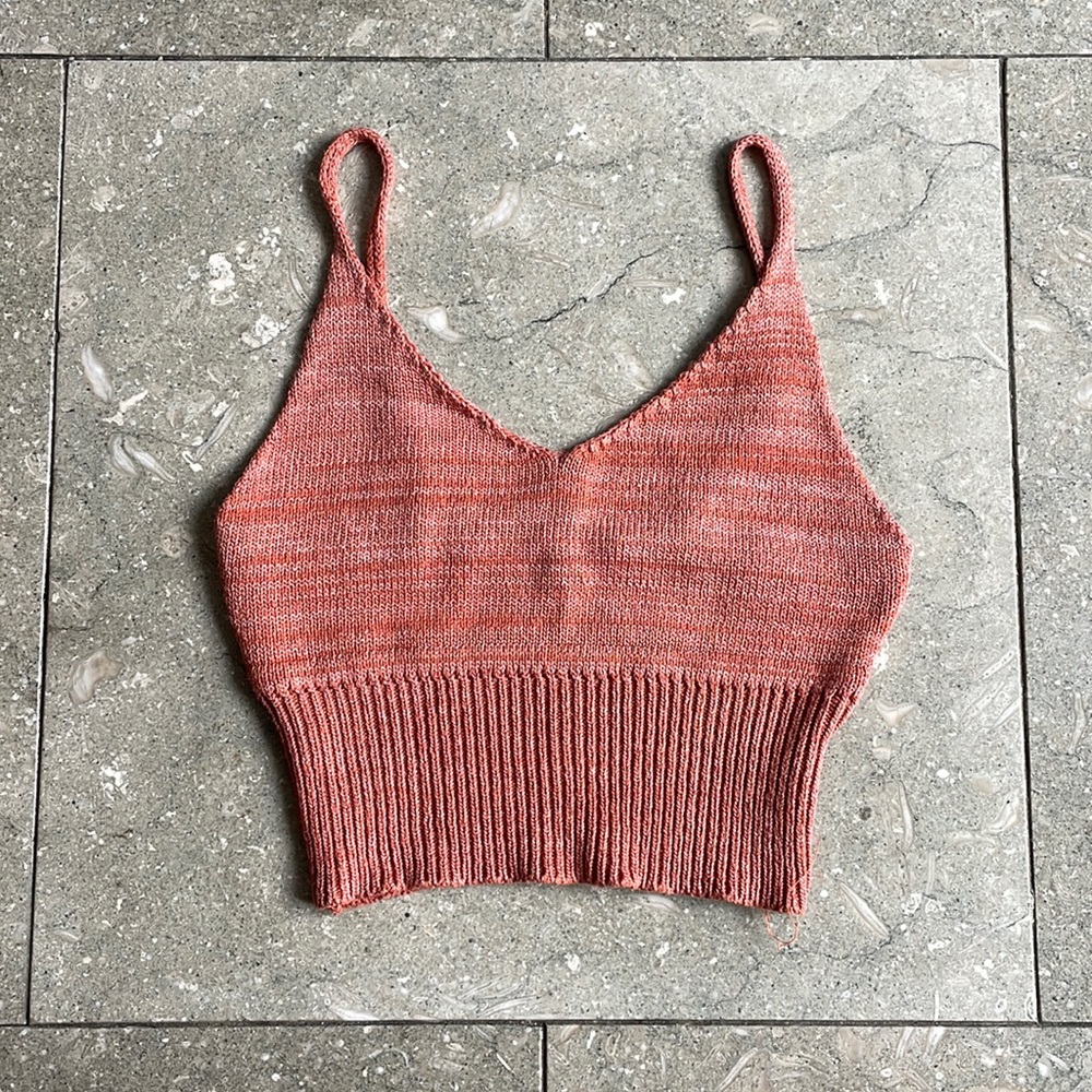 BRANDY MELVILLE knit crop top